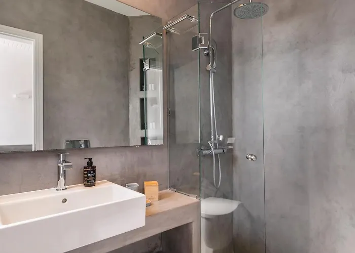 Azzuro On Faragas * Alikí