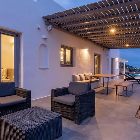 Villa Azzuro On Faragas Aliki (Paros)