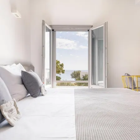 Azzuro On Faragas Alikí