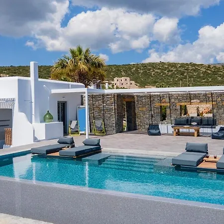 Azzuro On Faragas Aliki (Paros)