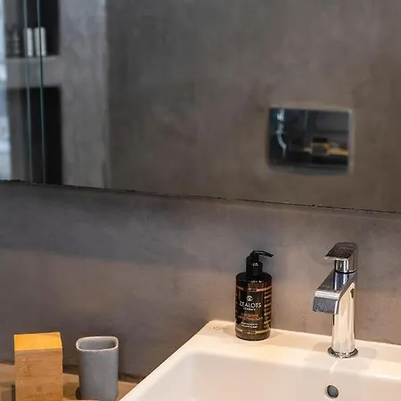 Villa Azzuro On Faragas *