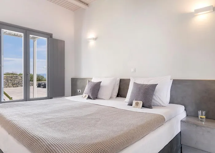 Azzuro On Faragas Villa *