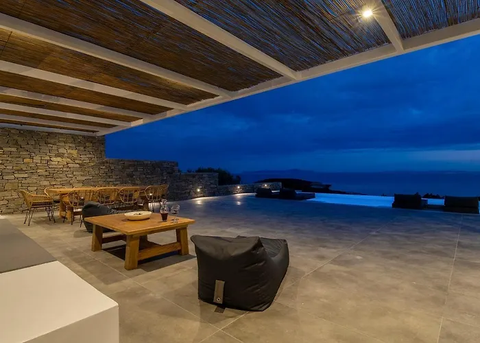 Azzuro On Faragas Aliki (Paros)